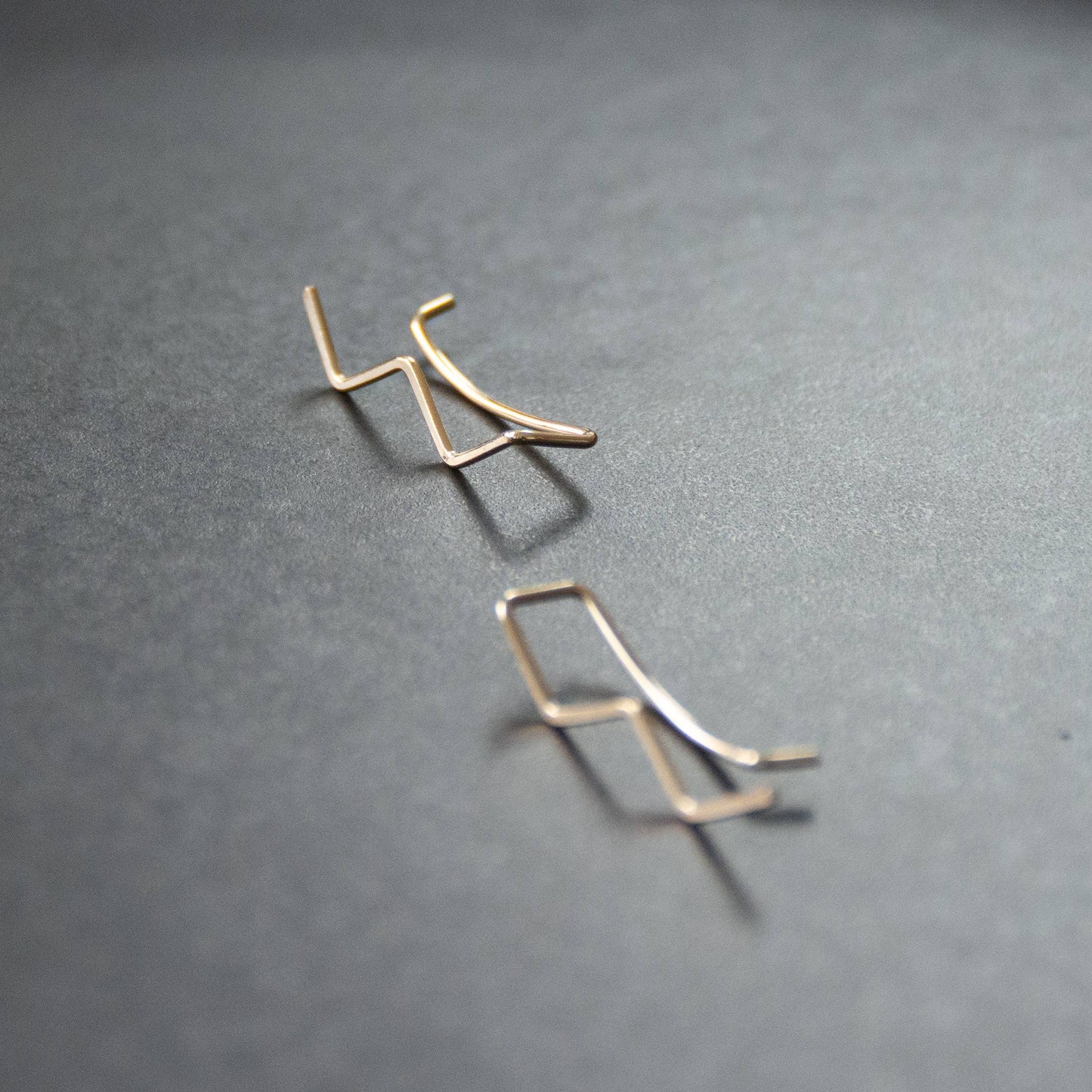 Kaju Creations - Boucles d'oreilles grimpantes à chevrons