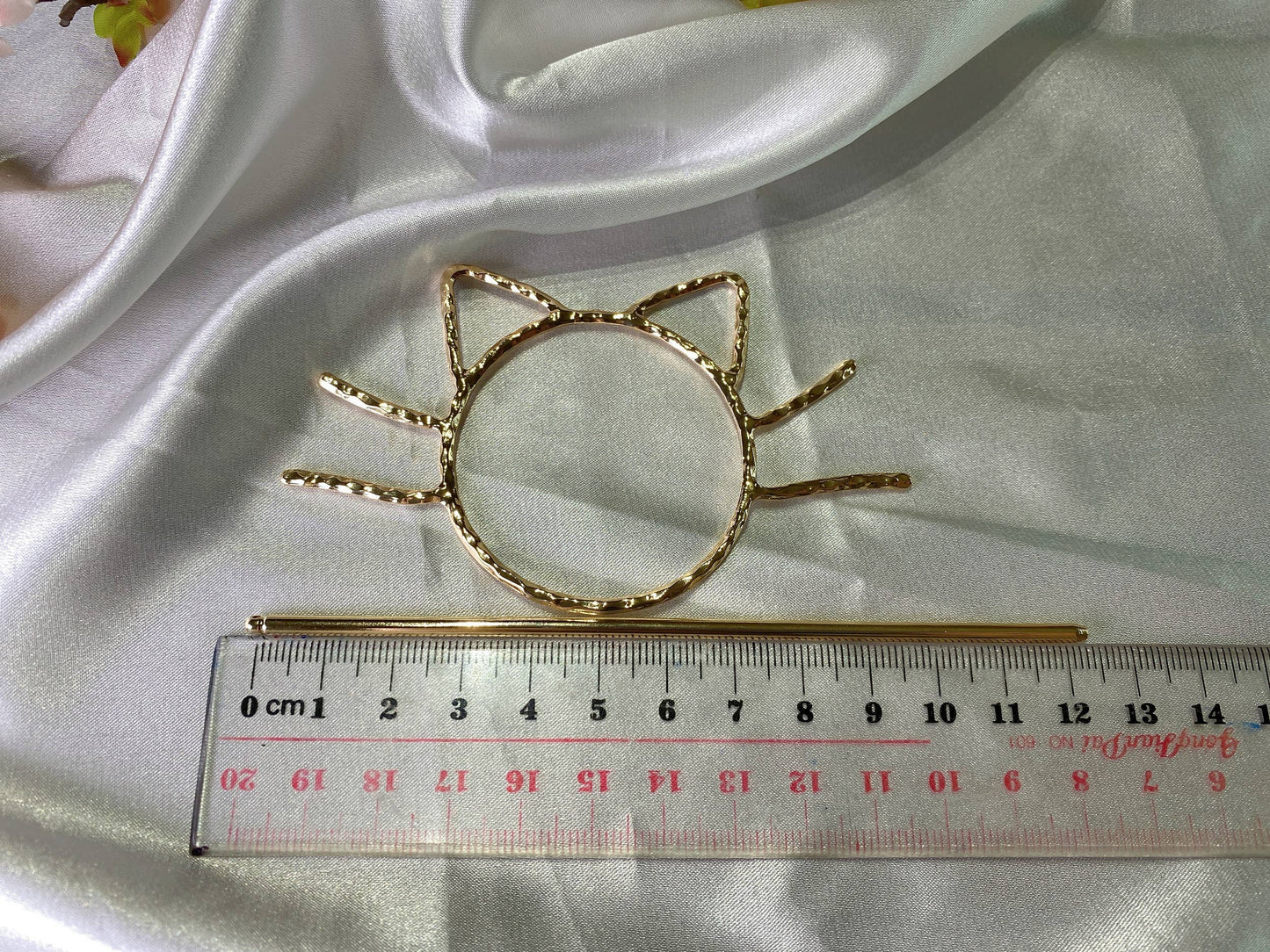 Hair Bun Holder, Cat Hair Fork, Statement Updo Bun Maker