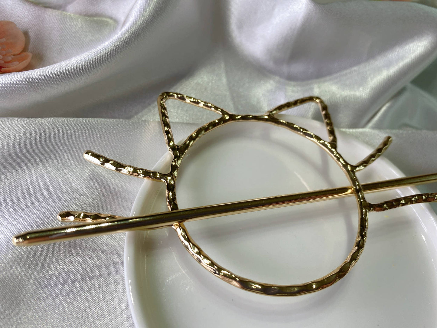 Hair Bun Holder, Cat Hair Fork, Statement Updo Bun Maker