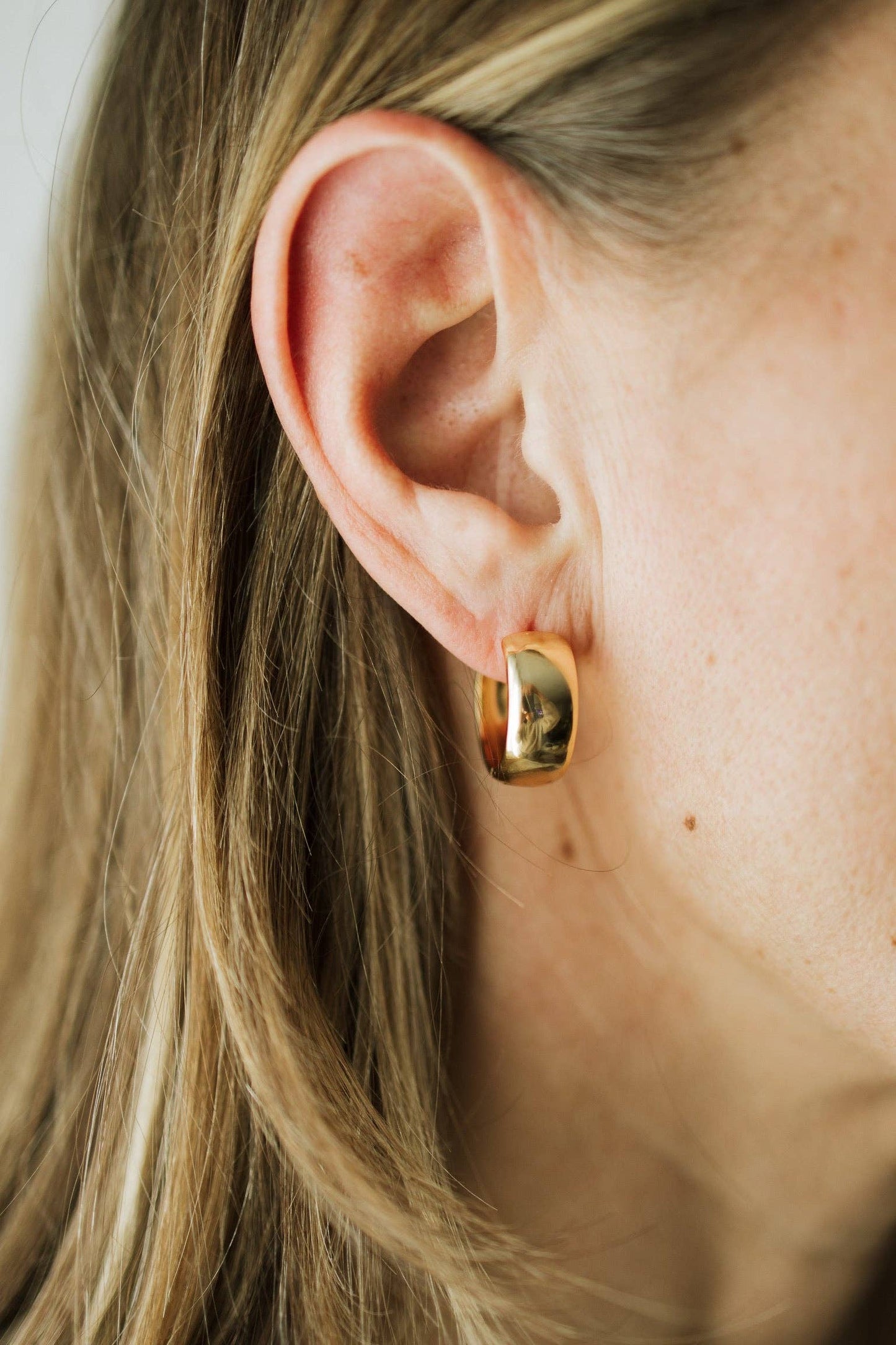 Aura Hoops Gold Bold Lightweight Everyday Hoops