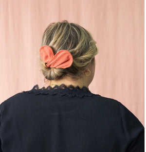 
                
                    Load image into Gallery viewer, Gibou - the hair bun accessory
                
            