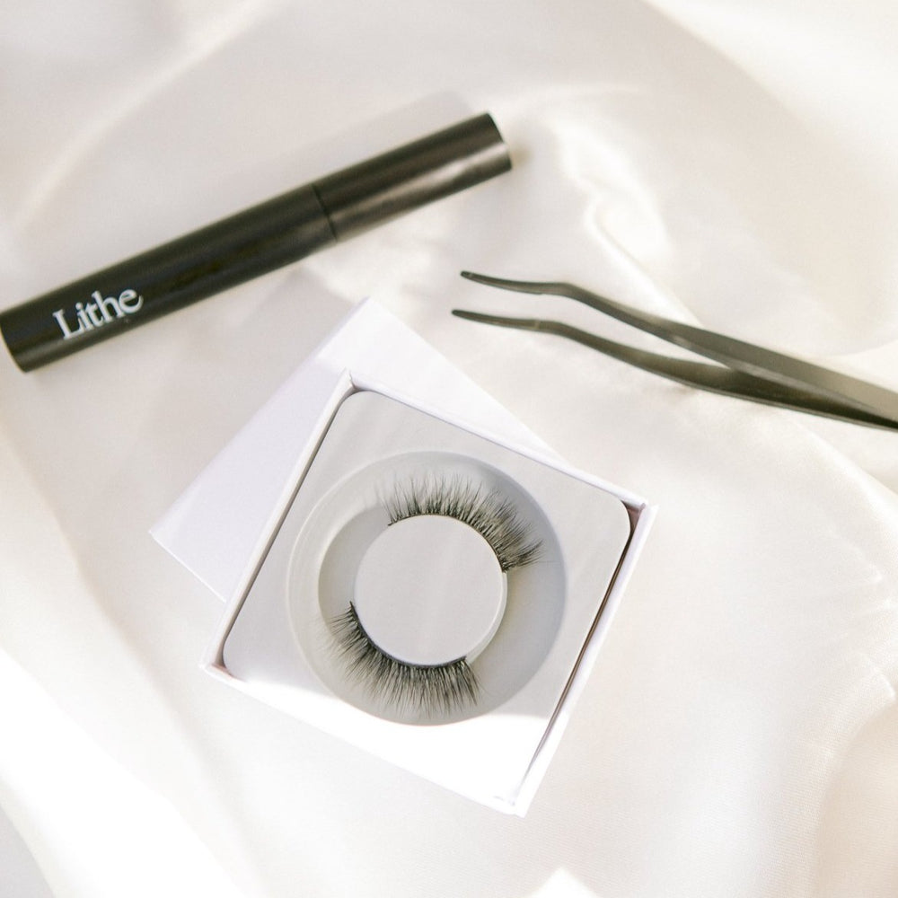 
                
                    Load image into Gallery viewer, Lithe Lash - Full Lash Set
                
            