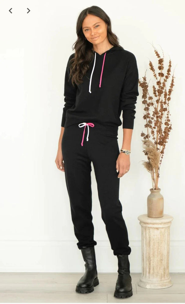
                
                    Load image into Gallery viewer, Pink Martini - The Jogger Black Set
                
            
