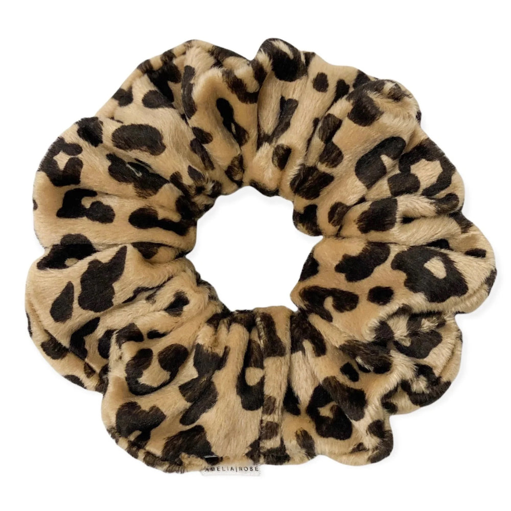 
                
                    Load image into Gallery viewer, Jumbo Scrunchie
                
            
