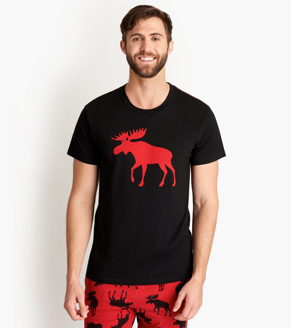 
                
                    Load image into Gallery viewer, Moose on Red Men&amp;#39;s Tee
                
            